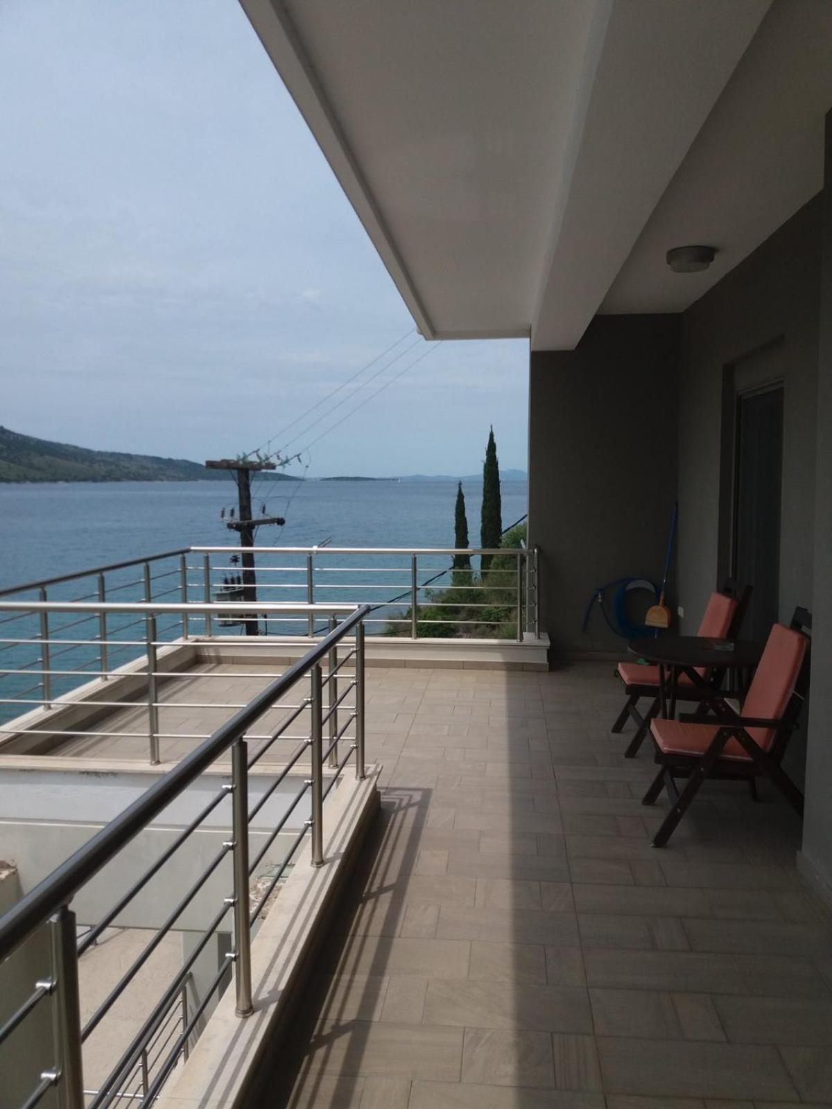 Ocean Views Apartment Plataria Exterior photo